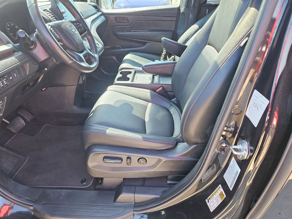 Used 2025 Honda Odyssey Sport-L image 11