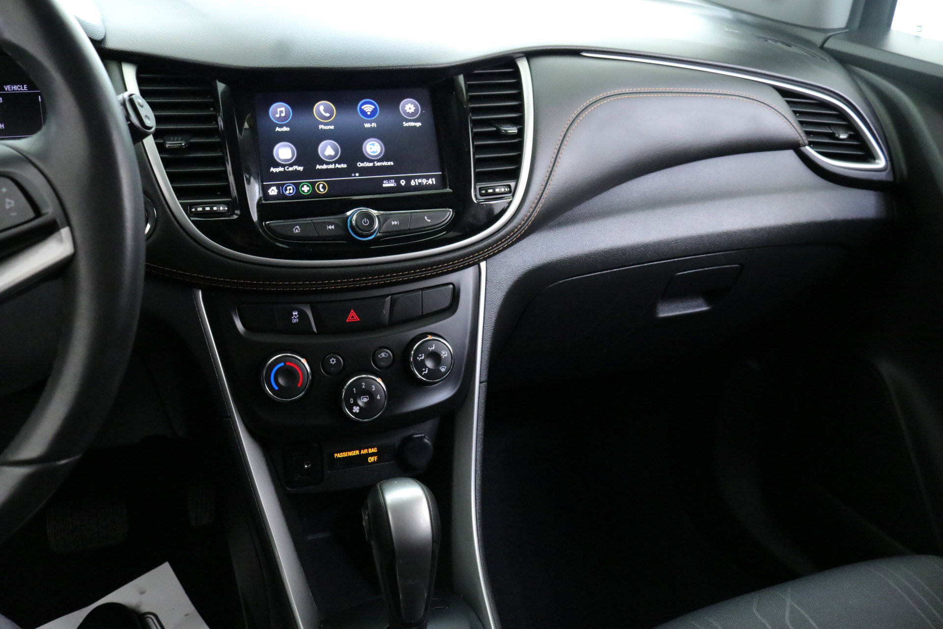 Used 2022 Chevrolet Trax LT w/ LT Convenience Package image 18