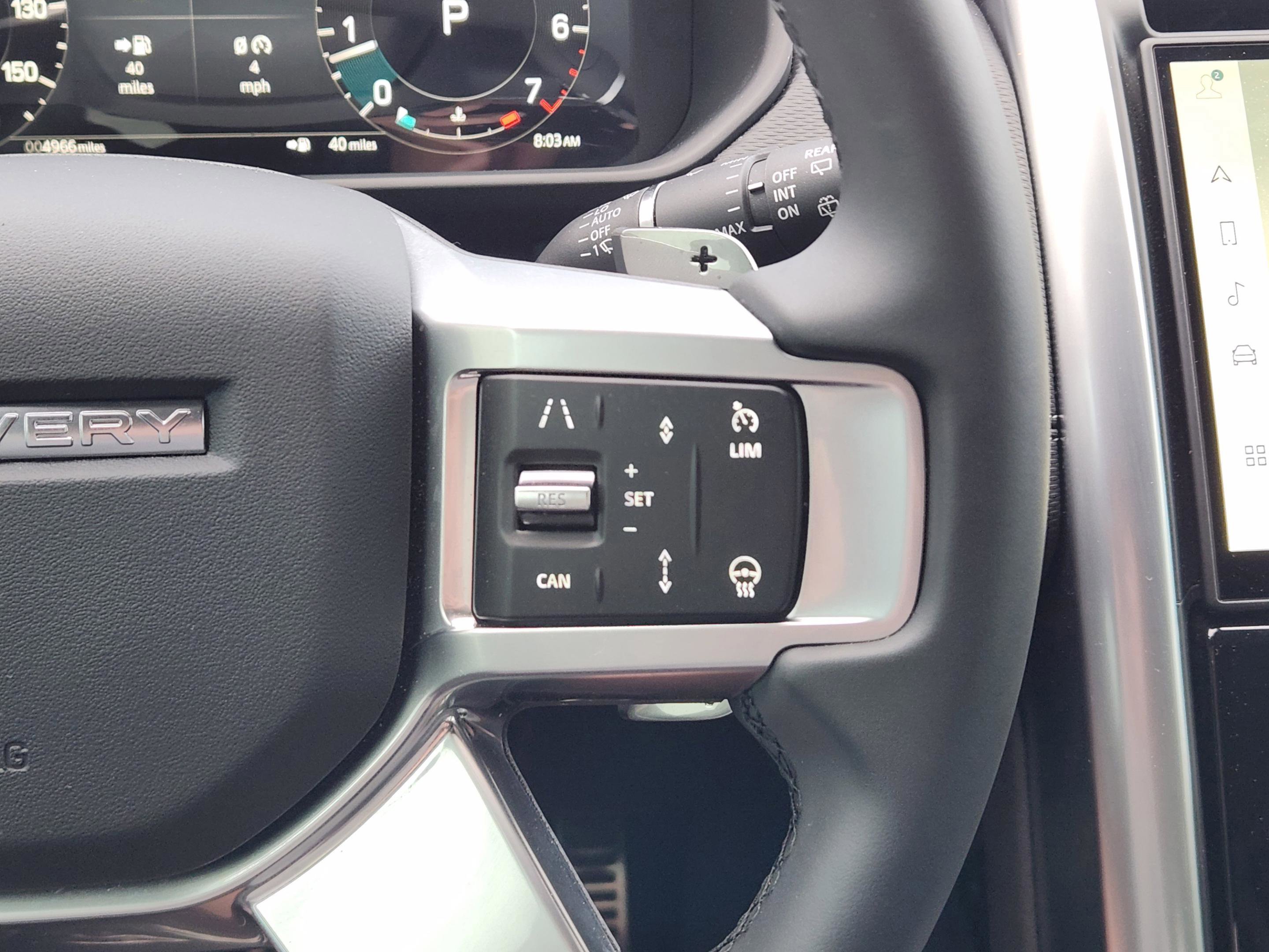 Certified 2025 Land Rover Discovery Dynamic SE AWD/4WD image 26