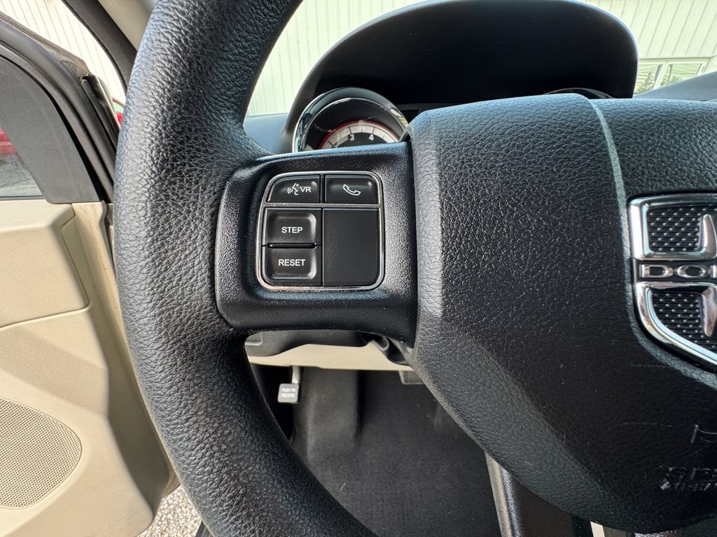 Used 2018 Dodge Grand Caravan SE w/ UConnect Hands-Free Group FWD image 21