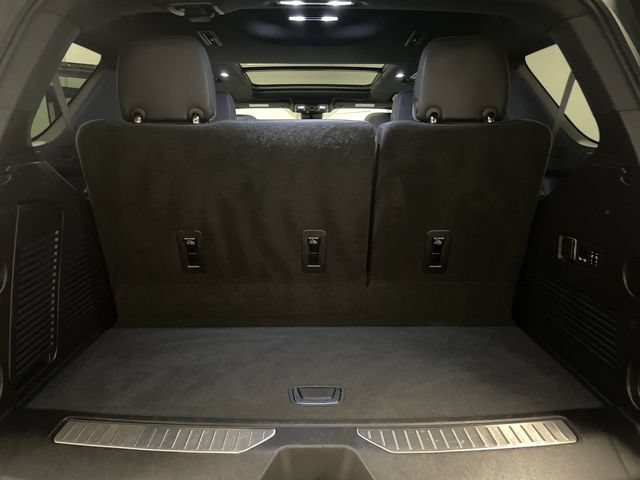 Used 2023 Chevrolet Tahoe Premier AWD/4WD image 25