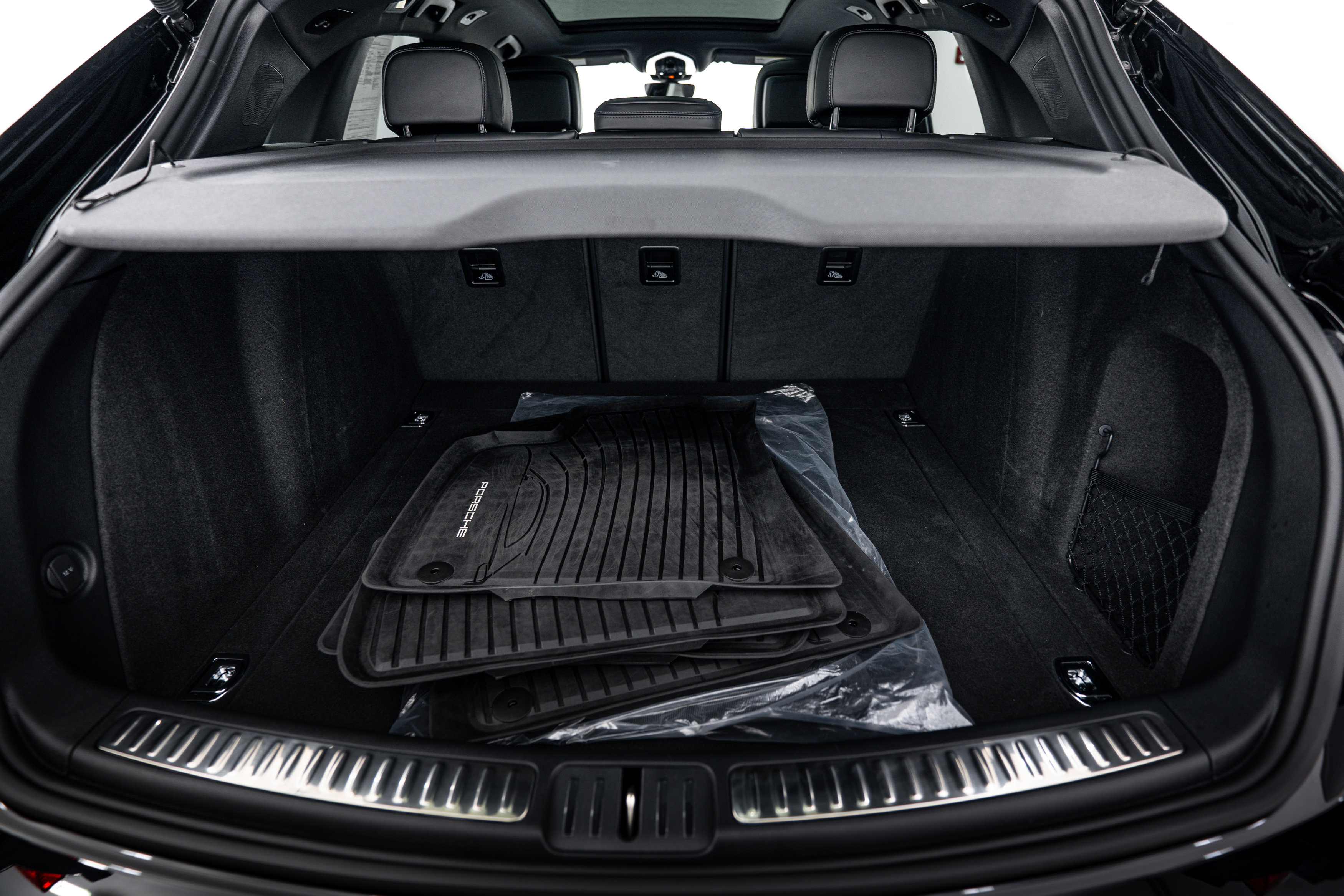 Certified 2026 Porsche Macan AWD/4WD image 26