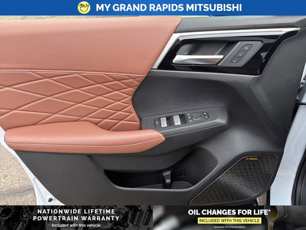 New 2026 Mitsubishi Outlander SEL image 11