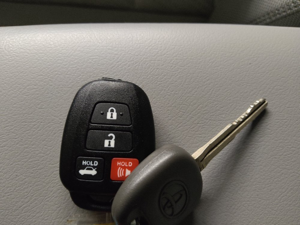 Used 2015 Toyota Camry LE FWD image 32