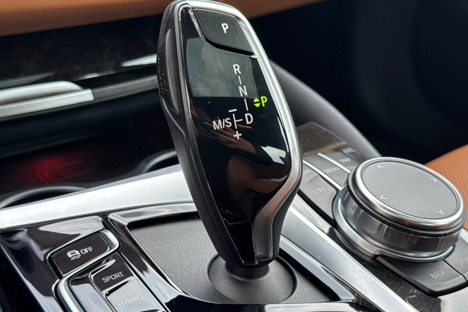 Used 2023 BMW 530e w/ Convenience Package image 16