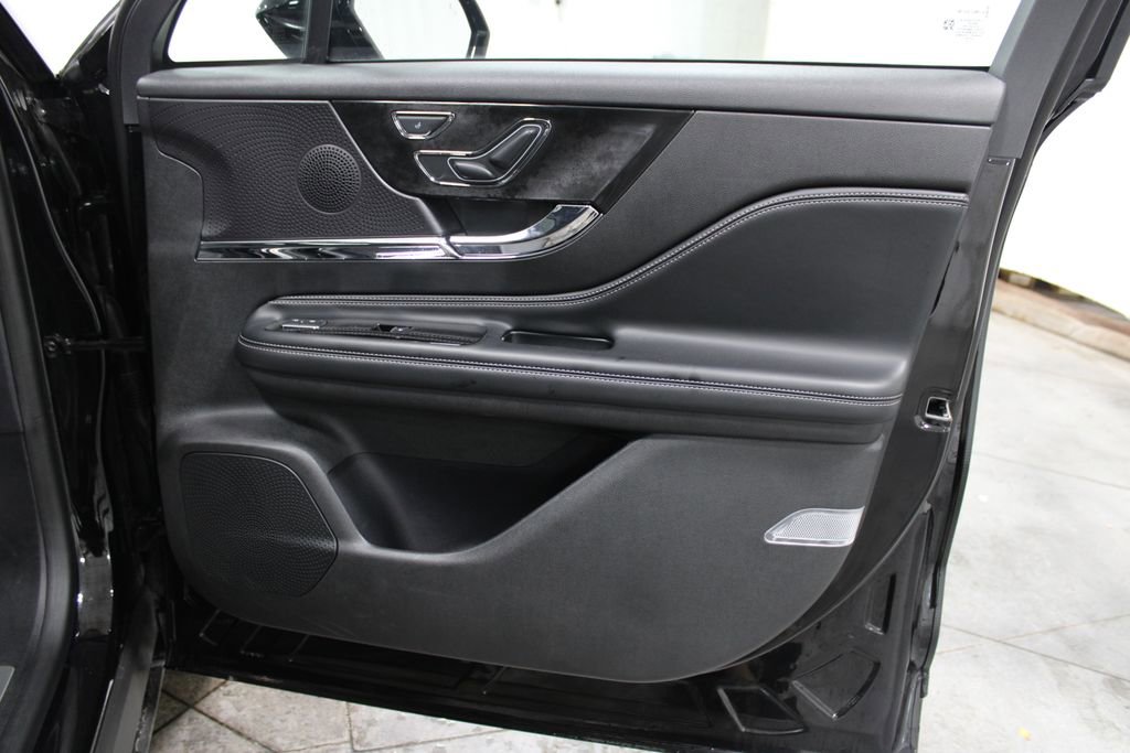 Used 2024 Lincoln Corsair AWD w/ Equipment Group 101A image 37