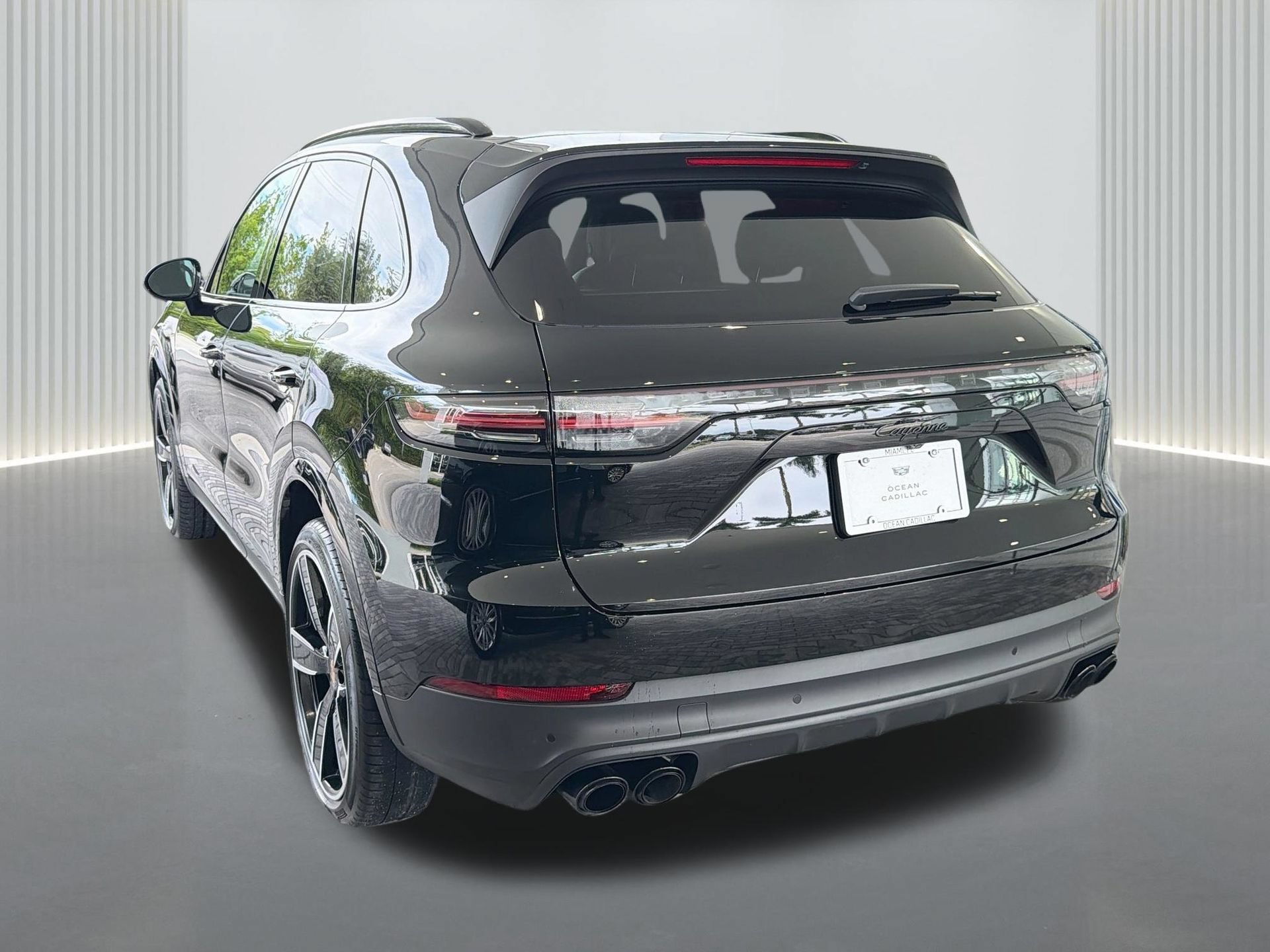 Used 2023 Porsche Cayenne AWD/4WD image 4