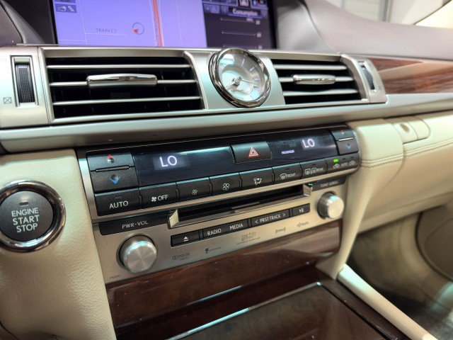 Used 2013 Lexus LS 460 w/ Ultra Luxury Pkg RWD image 32