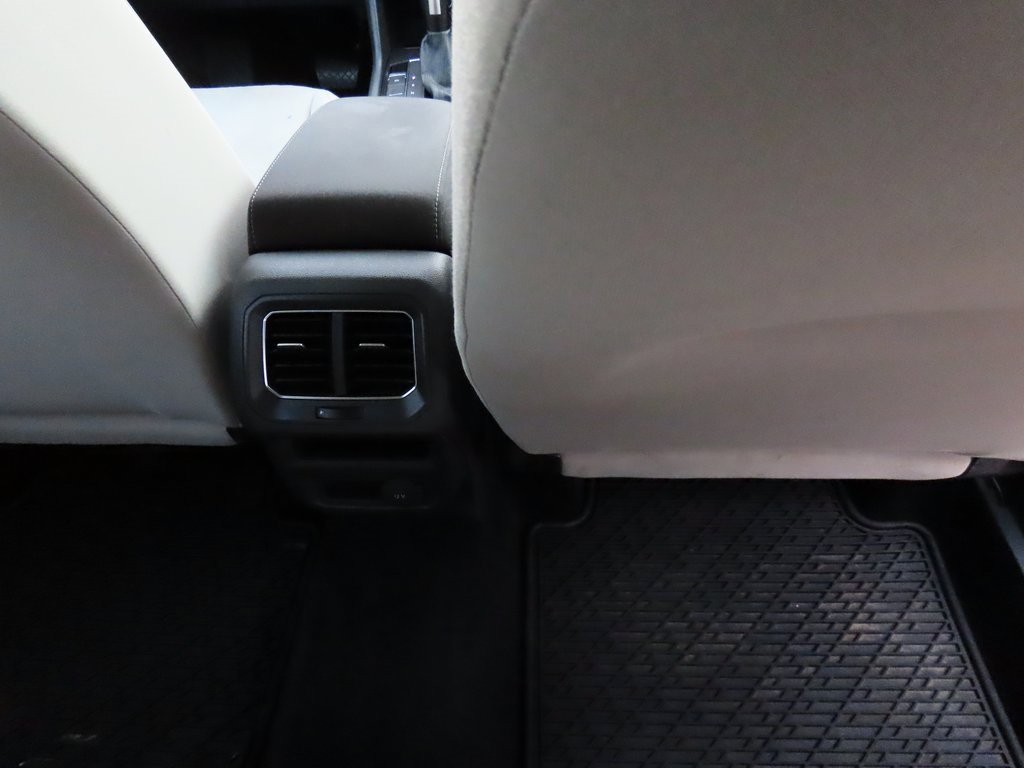 Used 2018 Volkswagen Tiguan S image 14