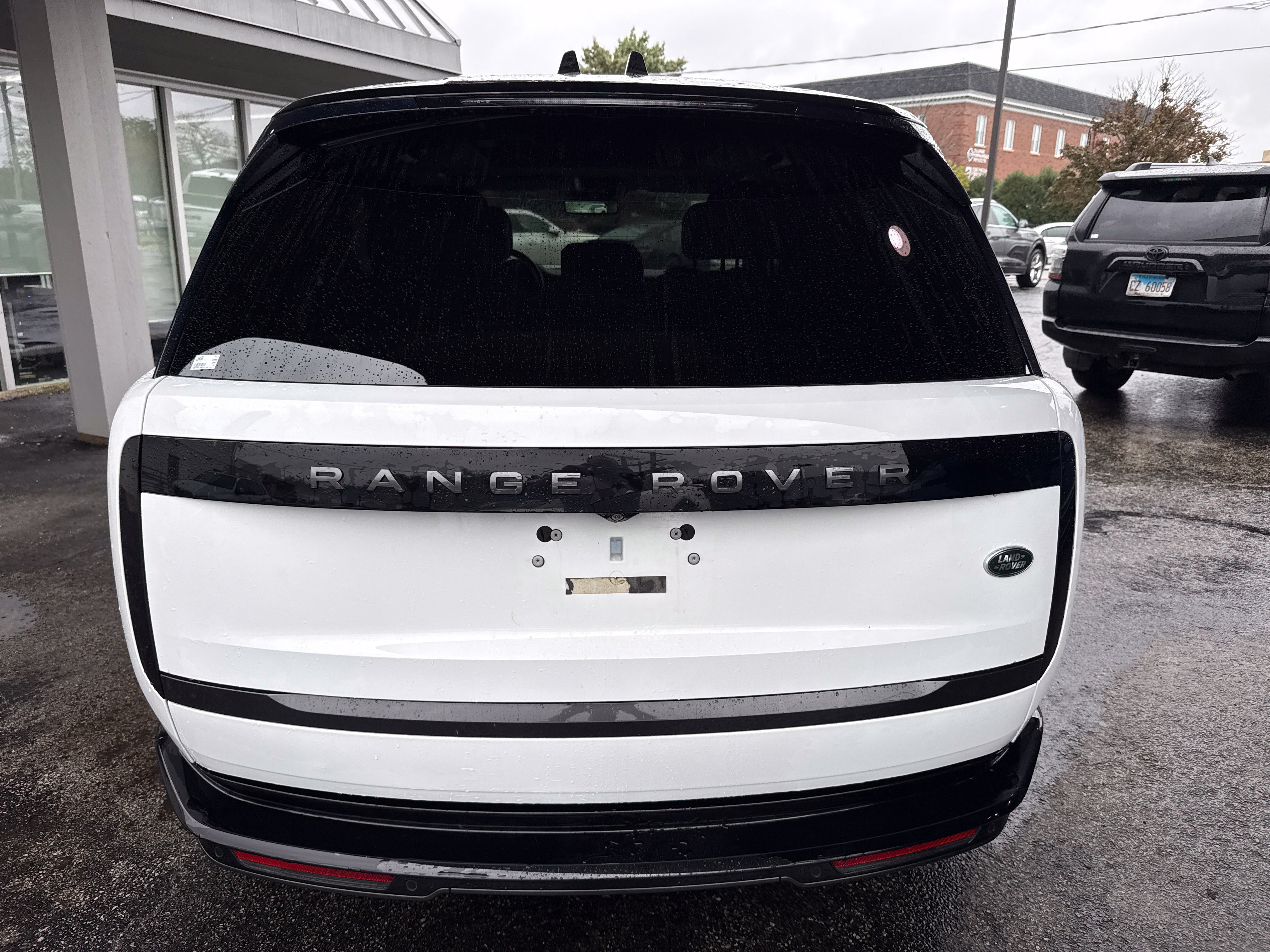 Used 2022 Land Rover Range Rover SE AWD/4WD image 4