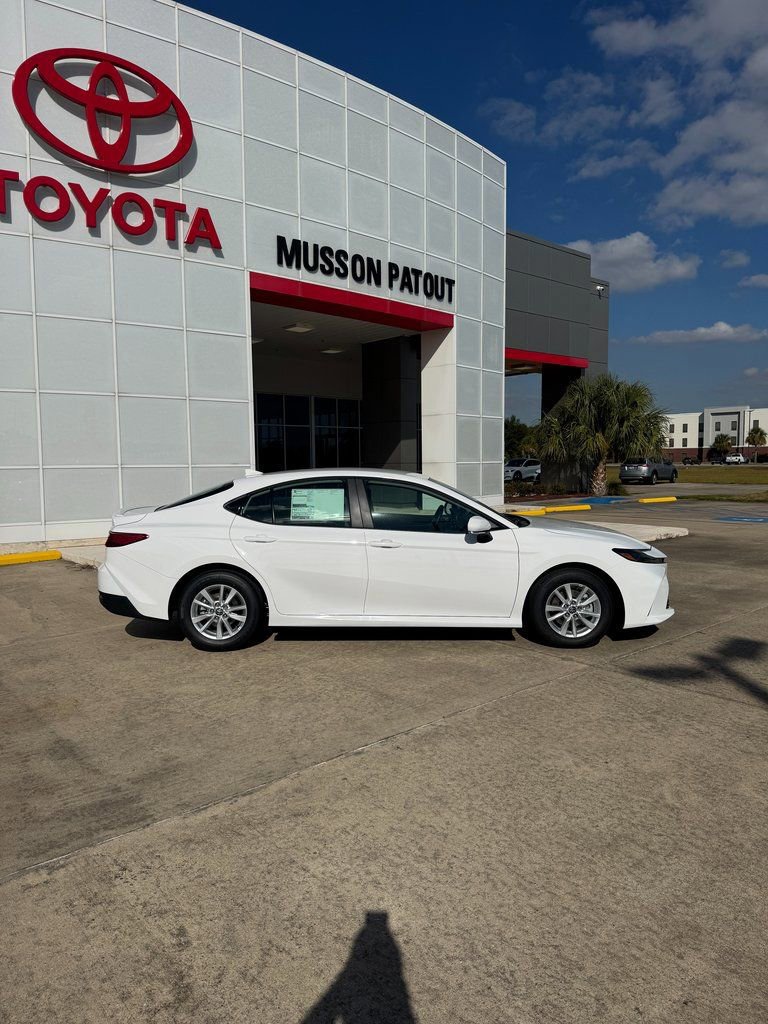 Used 2026 Toyota Camry LE w/ Convenience Package image 7
