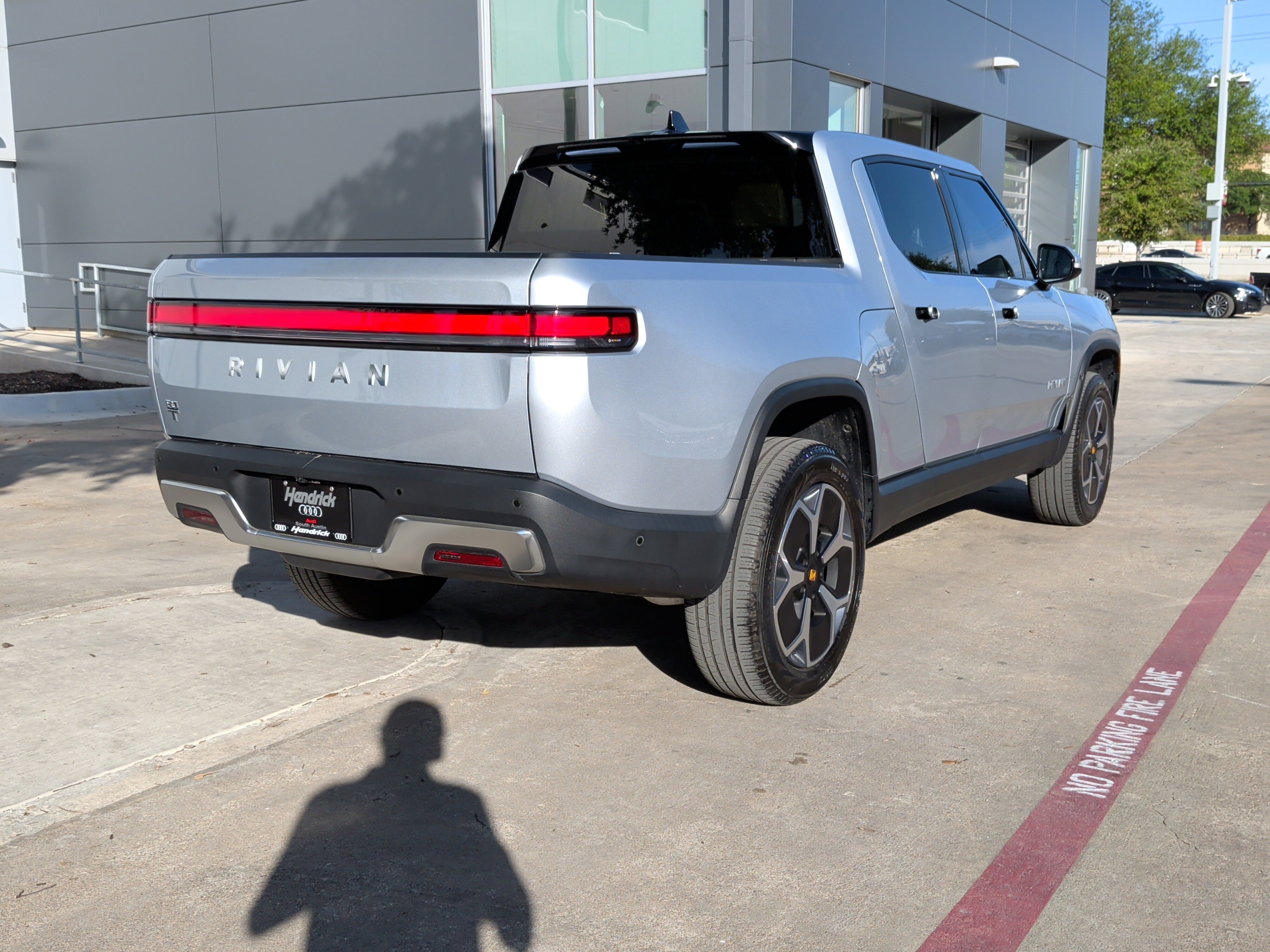 Used 2024 Rivian R1T Adventure image 10