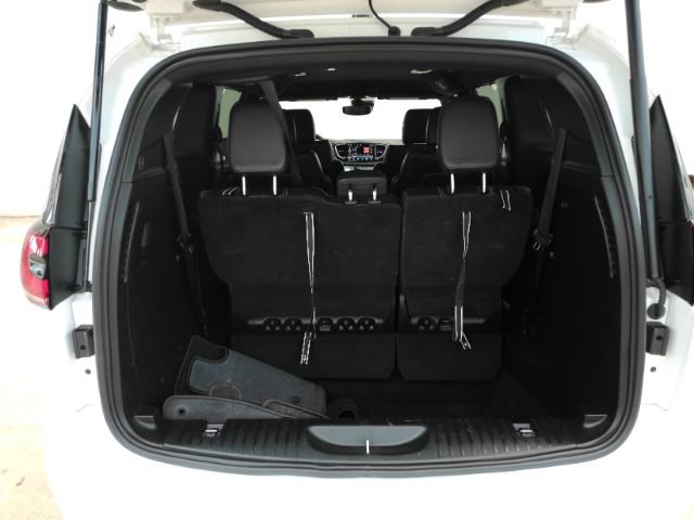 Used 2025 Chrysler Pacifica Select FWD image 26