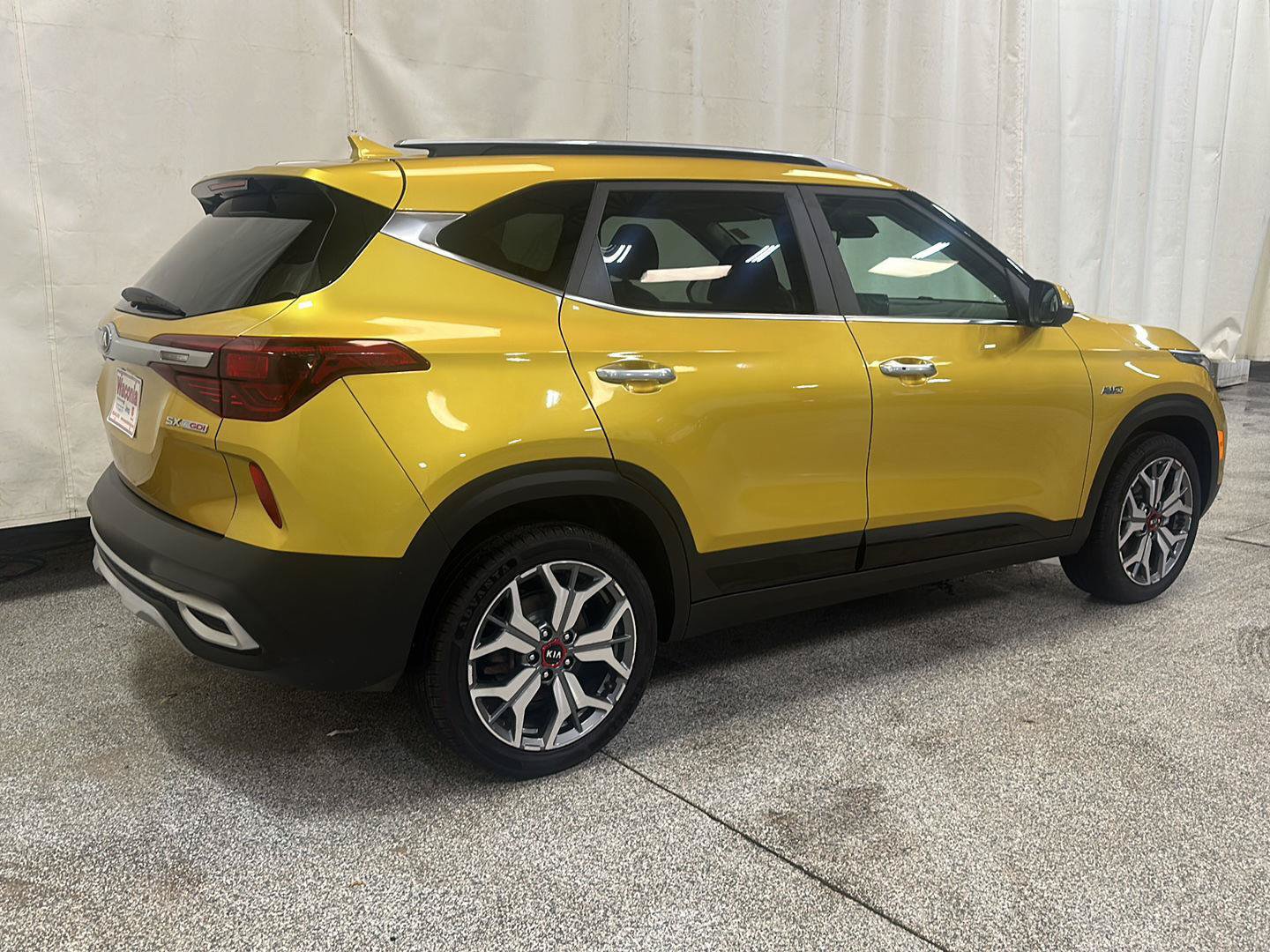 Used 2021 Kia Seltos SX w/ SX Sunroof Package AWD/4WD image 5