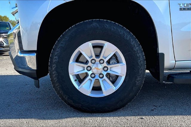 Used 2020 Chevrolet Silverado 1500 LT w/ Texas Edition AWD/4WD image 35