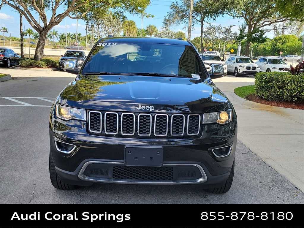 Used 2019 Jeep Grand Cherokee Limited image 3