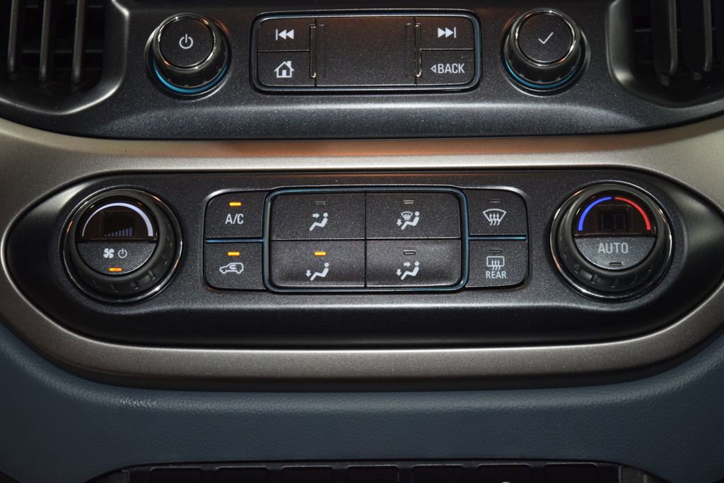 Used 2021 Chevrolet Colorado Z71 w/ Safety Package AWD/4WD image 35