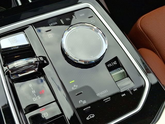 Certified 2024 BMW 760i xDrive w/ Executive Package image 18
