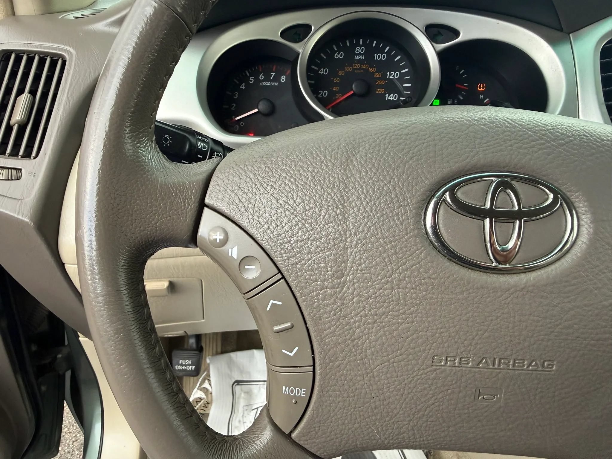 Used 2005 Toyota Highlander Limited w/ Leather Trim Pkg AWD/4WD image 21