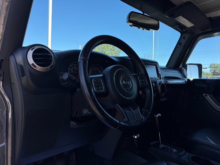 Used 2017 Jeep Wrangler Unlimited Sahara AWD/4WD image 14