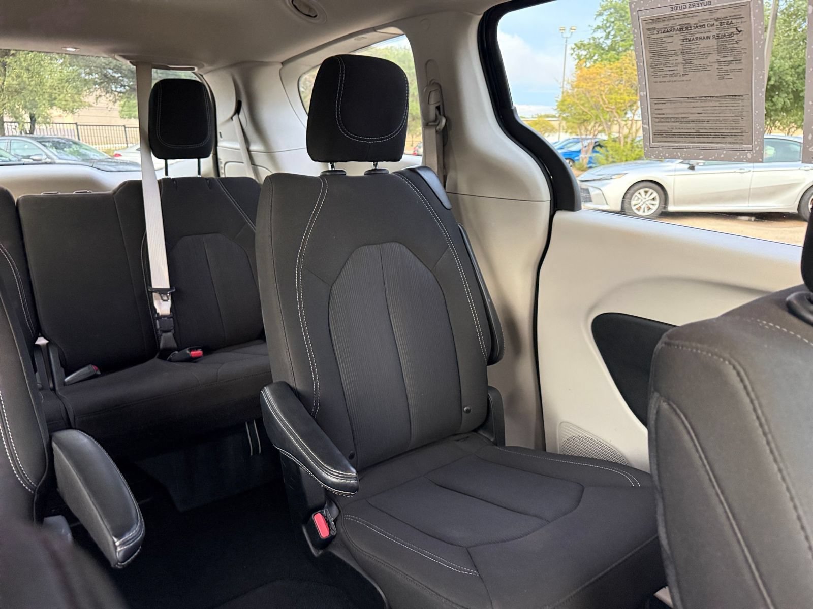 Used 2023 Chrysler Voyager LX FWD image 38