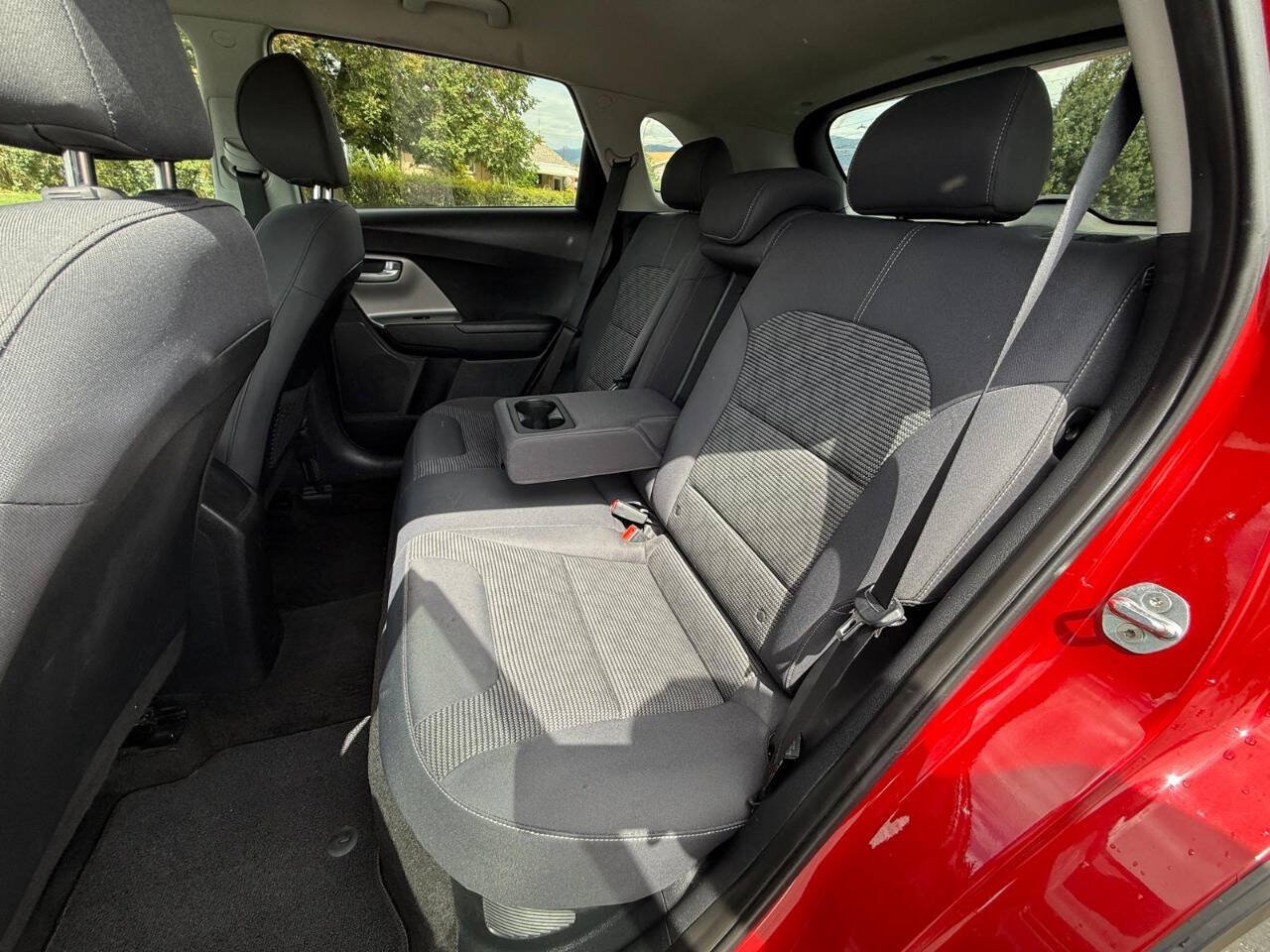 Used 2019 Kia Niro LX FWD image 11