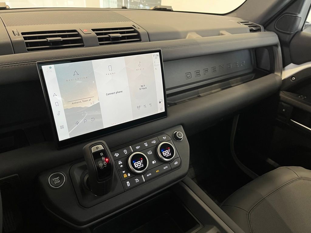 Used 2025 Land Rover Defender 110 X-Dynamic SE image 39