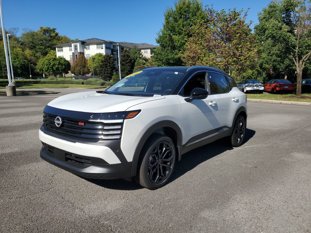 New 2027 Nissan Kicks SR w/ SR Premium Package FWD image 2