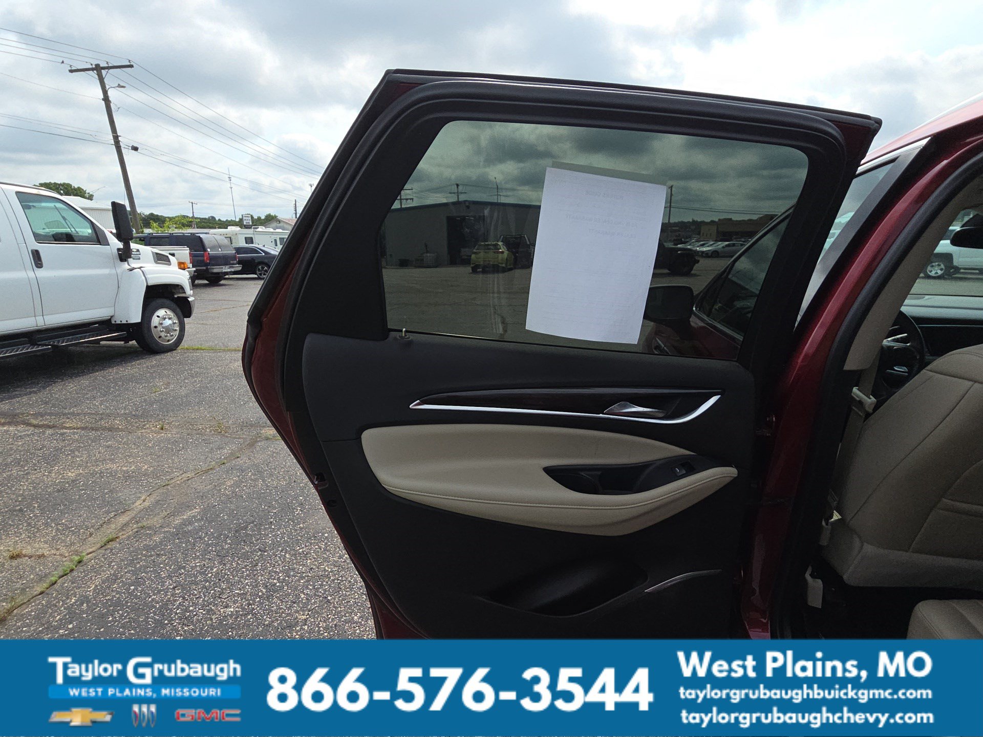 Used 2021 Buick Enclave Premium w/ Sun and Sites Package FWD image 12