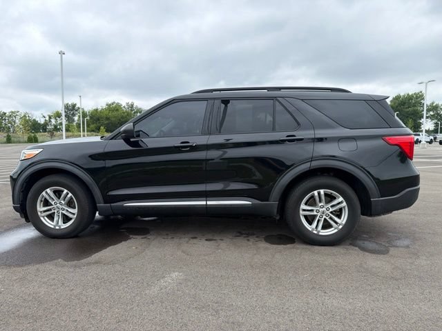 Used 2020 Ford Explorer XLT w/ Equipment Group 202A AWD/4WD image 16