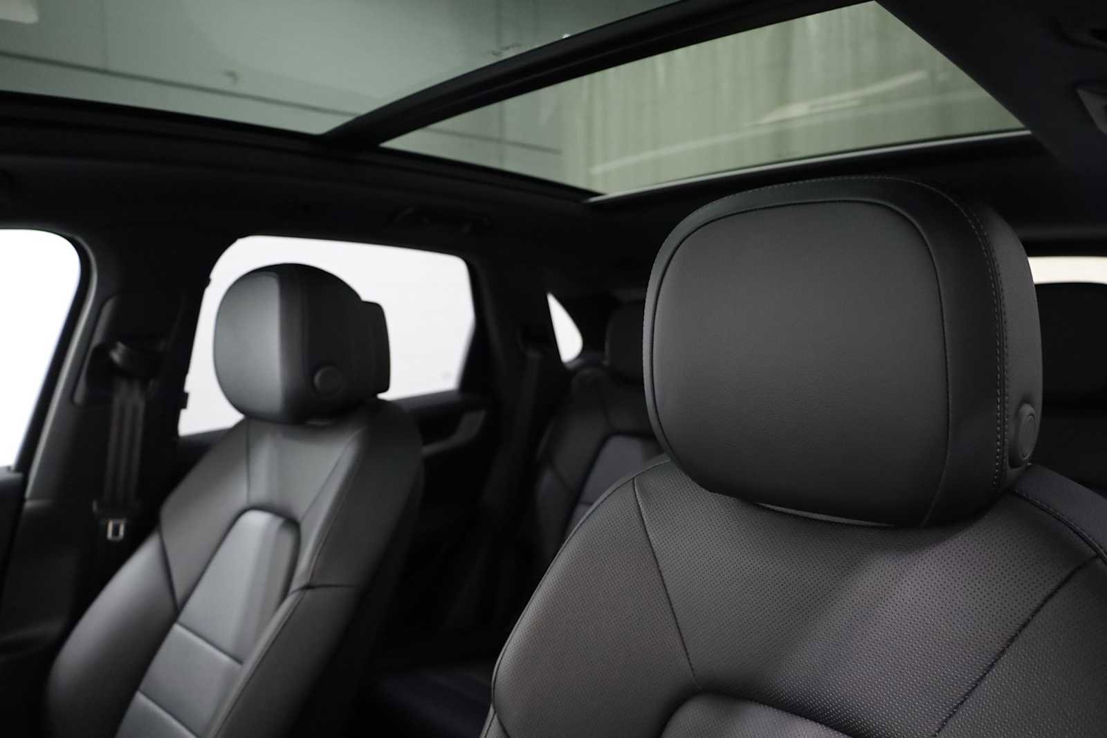 Certified 2024 Porsche Cayenne image 19