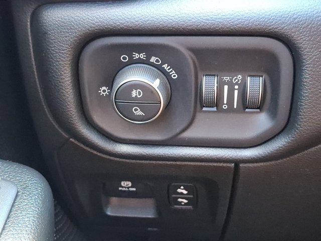 Used 2019 RAM 1500 Big Horn AWD/4WD image 30