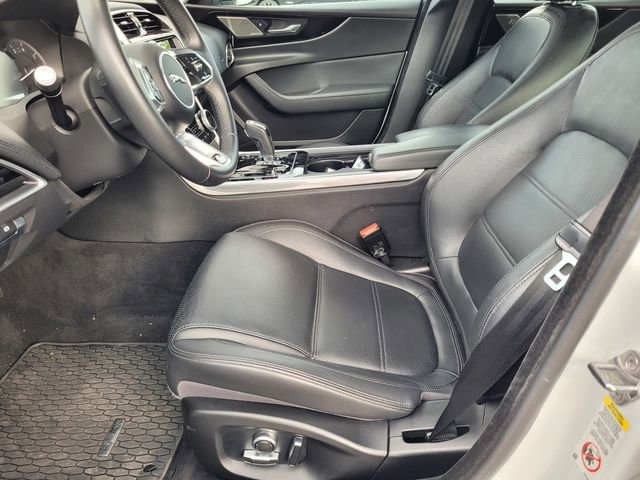 Used 2020 Jaguar XE S RWD image 17