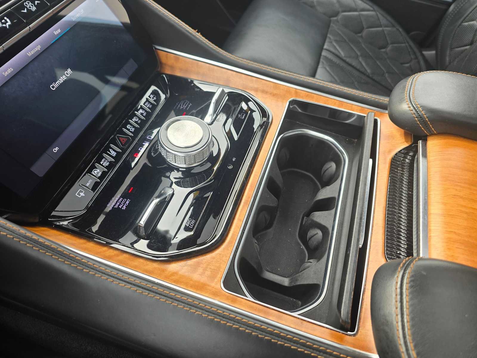 Used 2024 Jeep Grand Wagoneer L Series III image 35