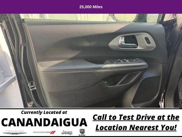 Used 2023 Chrysler Pacifica Touring-L w/ S Appearance Package image 10