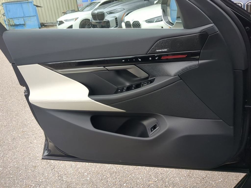 New 2026 BMW 530i w/ Premium Package image 31