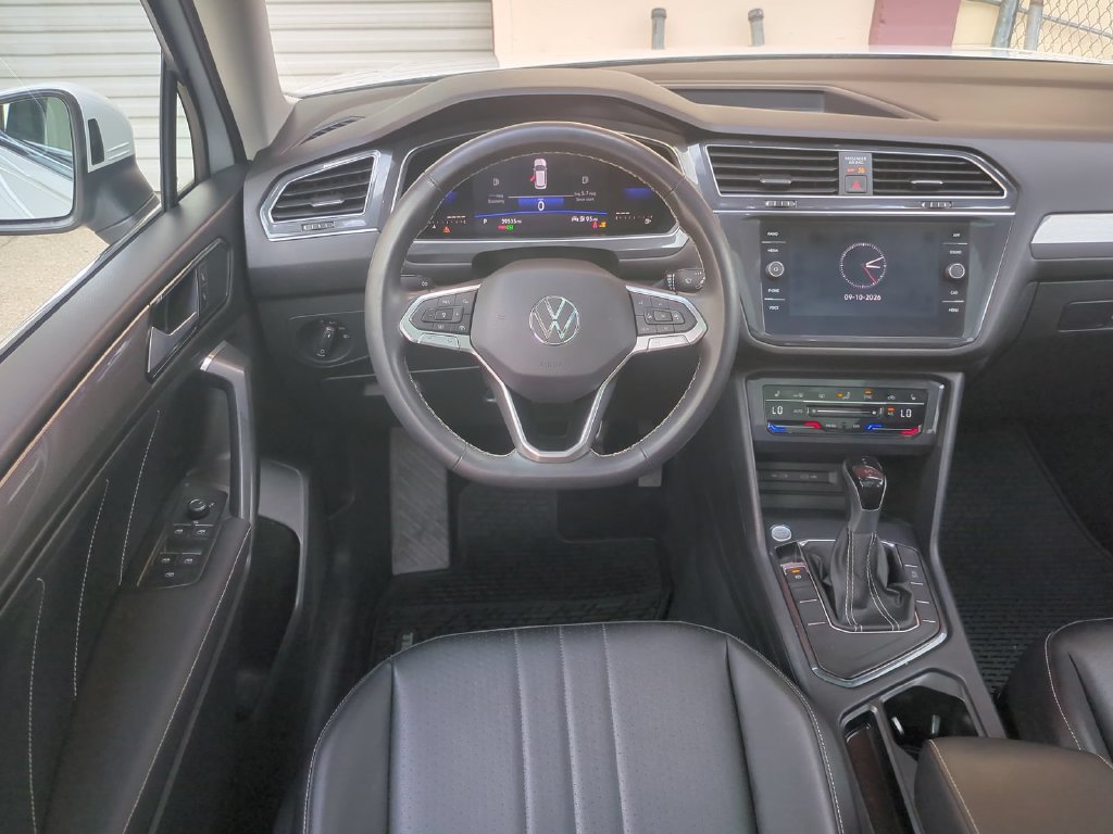 Used 2022 Volkswagen Tiguan SE w/ Panoramic Sunroof Package FWD image 20