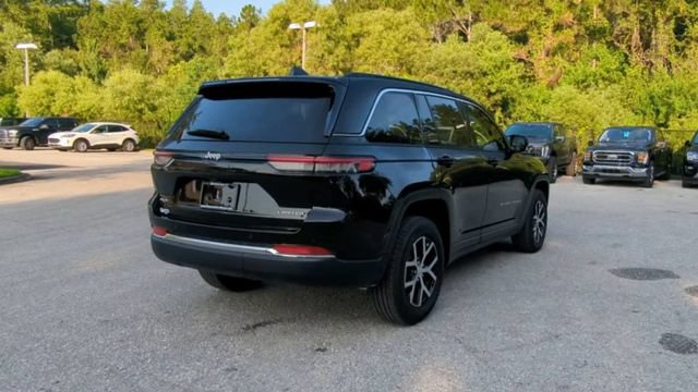 Used 2025 Jeep Grand Cherokee Limited AWD/4WD image 27