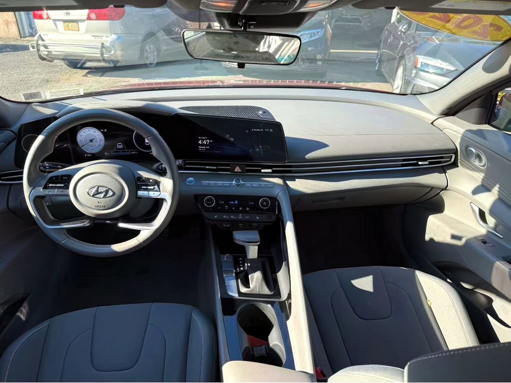 Used 2023 Hyundai Elantra SEL w/ Convenience Package image 11