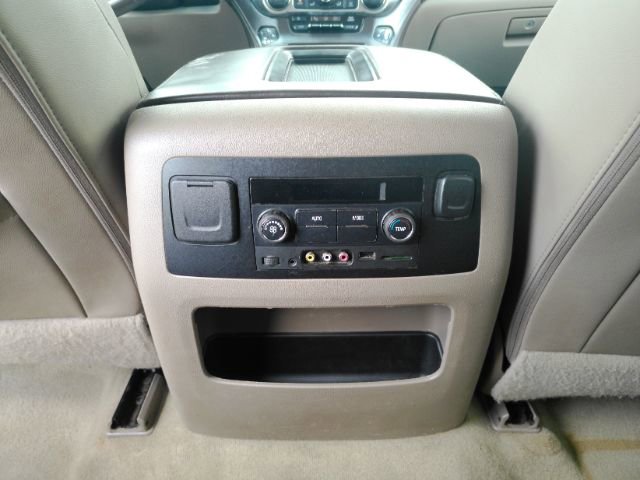 Used 2016 Chevrolet Suburban LT RWD image 27
