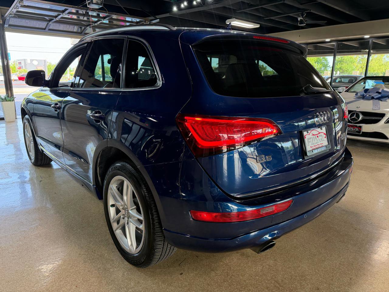 Used 2016 Audi Q5 2.0T Premium Plus w/ Technology Package AWD/4WD image 5