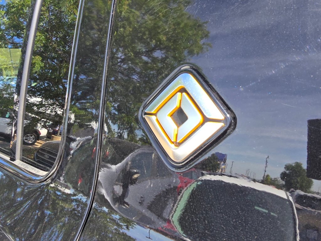 Used 2024 Rivian R1S Adventure AWD/4WD image 19