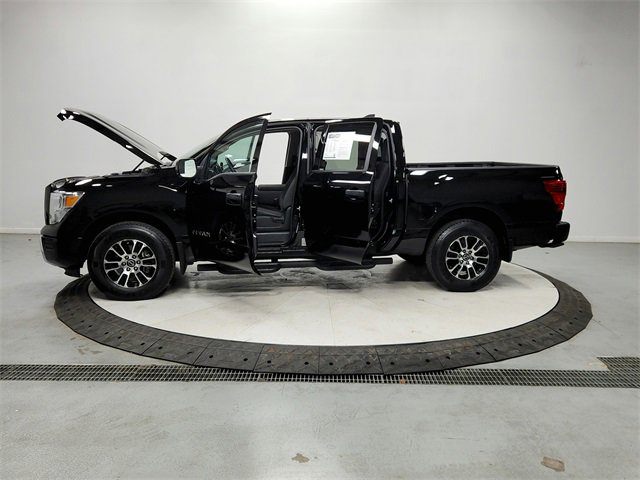 Used 2024 Nissan Titan SV w/ Accessory Utility Package image 12