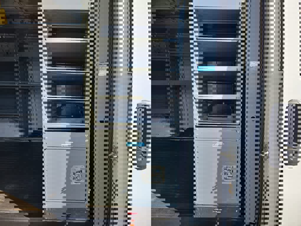 Used 2017 Chevrolet Express 2500 image 27