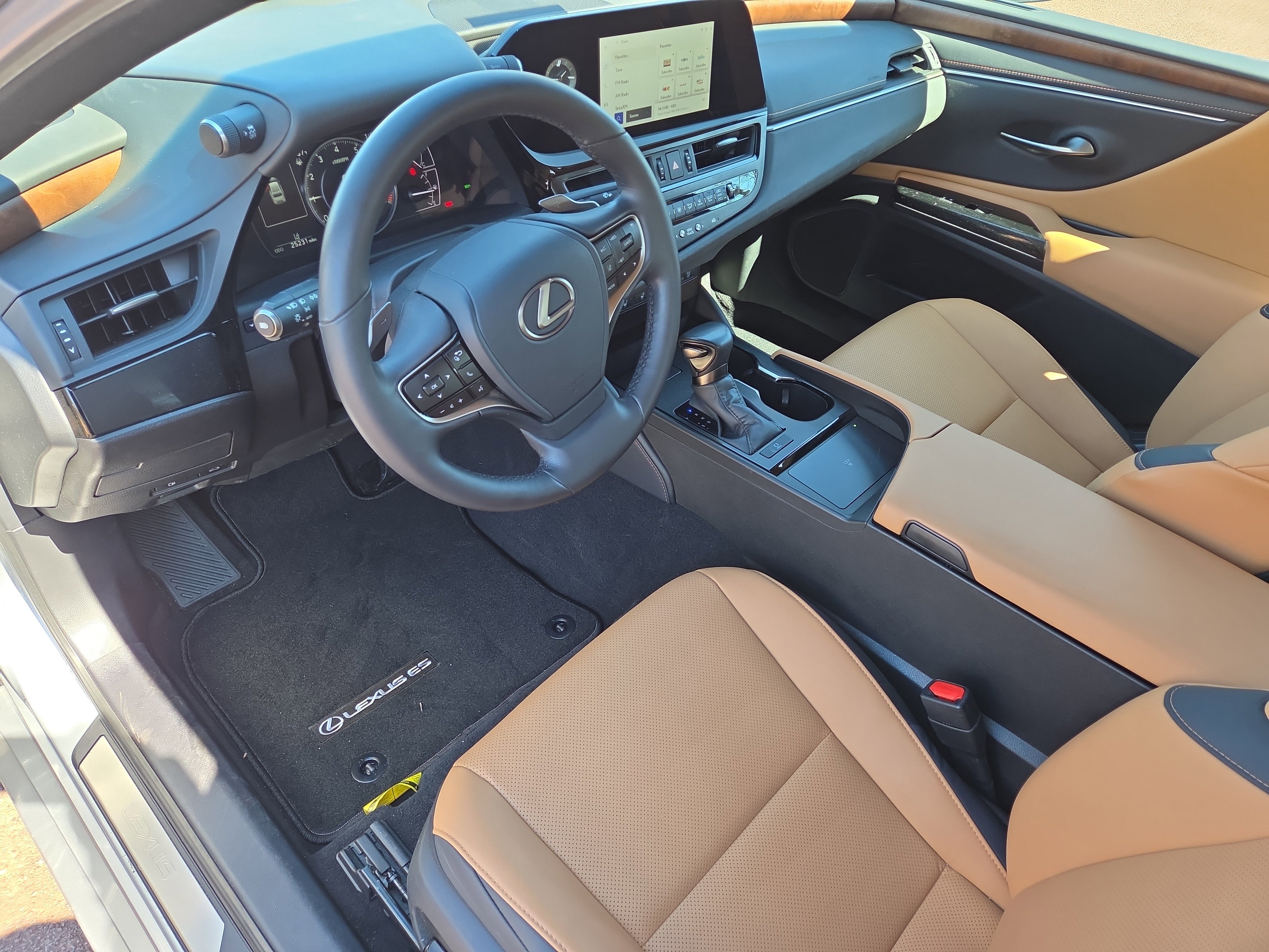 Used 2024 Lexus ES 350 w/ Premium Package image 15