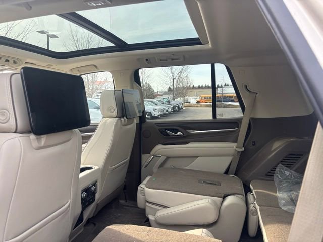 Used 2021 GMC Yukon Denali w/ Denali Premium Package image 10