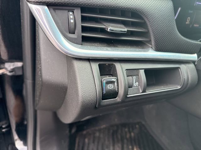 Used 2017 Cadillac XTS Luxury image 18