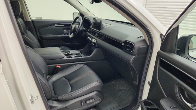 Used 2025 Honda Pilot Touring image 24