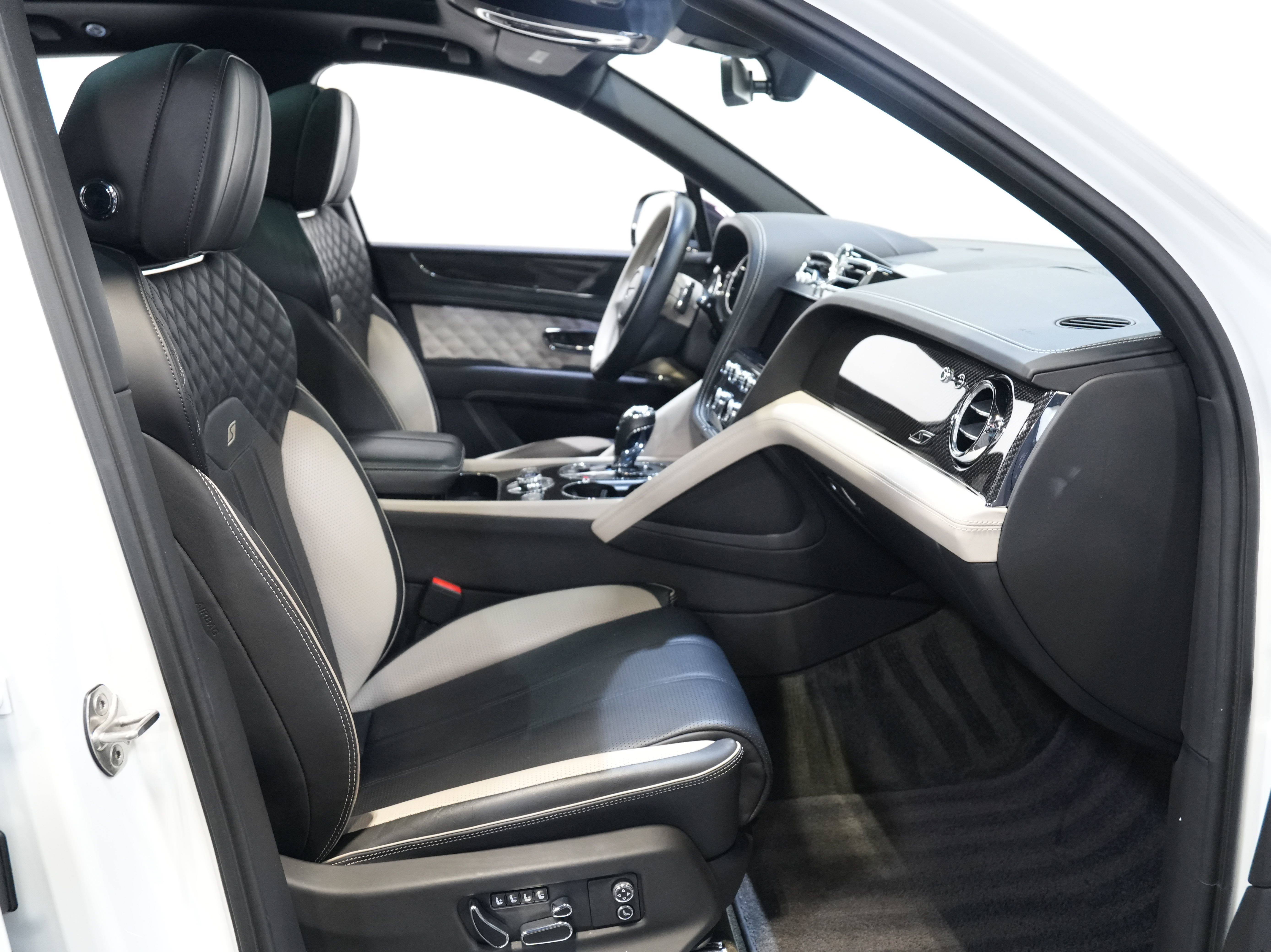 Used 2022 Bentley Bentayga image 33