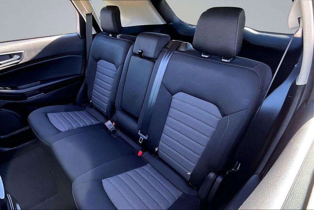 Used 2022 Ford Edge SE w/ Black Appearance Package image 26